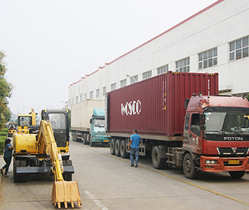 沃爾華集團(tuán)20臺挖掘機(jī)順利出口中東地區(qū)