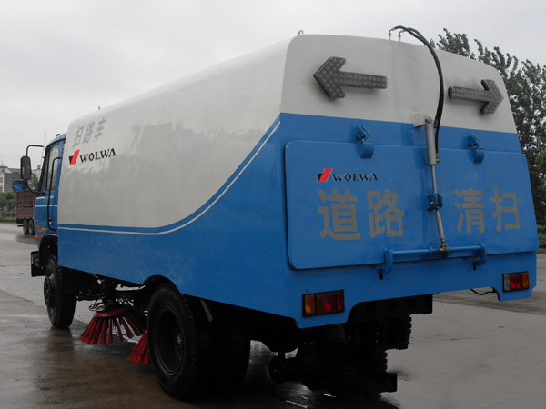 東風145掃路車